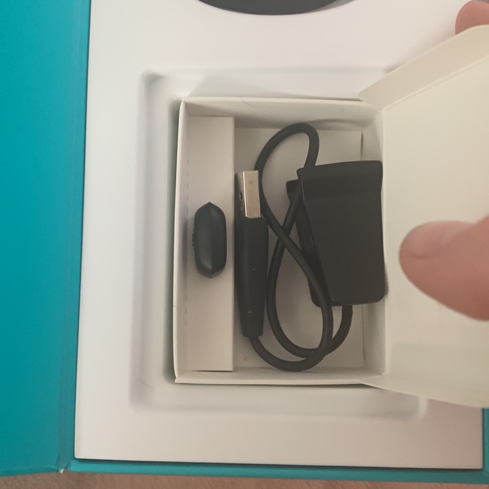 FitBit Alta Watch - Picture 5 of 6